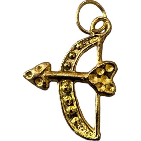 Gold Tone Bow & Arrow Pendant Charm - Picture 1 of 3